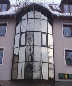 Presklen� fas�dy